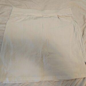 White Ruby Rd. stretch skort, size 6
